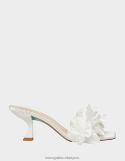 кими слонова костBetsey Johnson Жени обувки B002P131